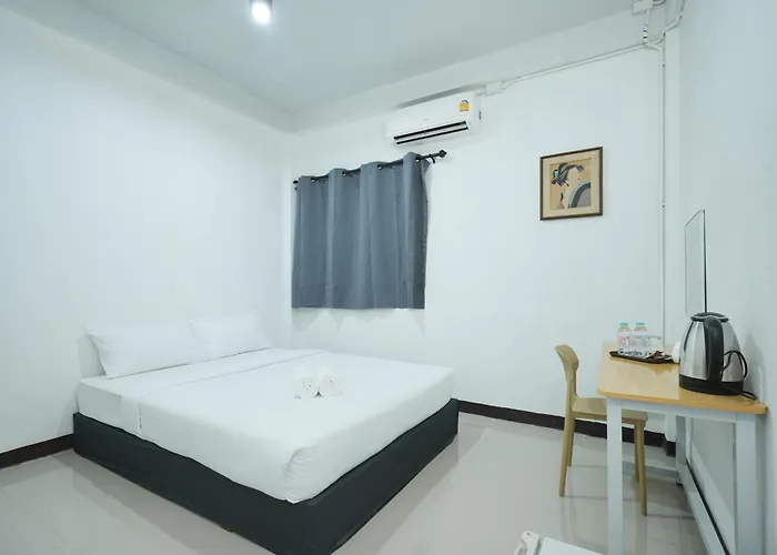 Bob House Khaosan - บ็อบ เฮ้าท์ ข้าวสาร พระนคร 2 * Bangkok